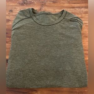 Men’s Lululemon Long-Sleeved Dri-Fit Tee Size Medium - Dark Green